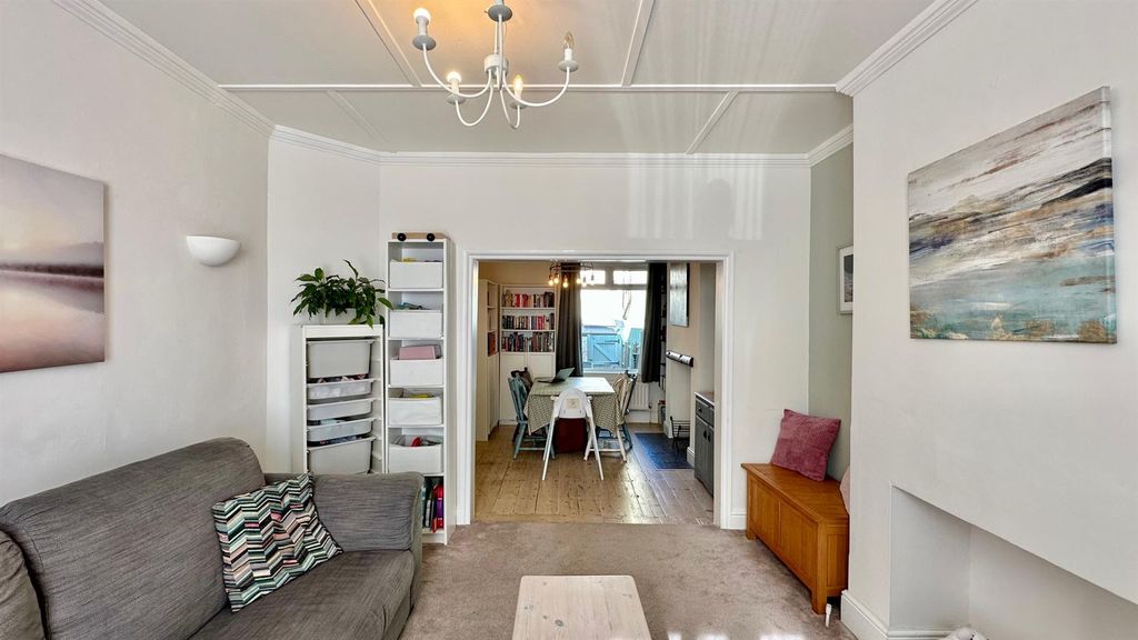 Property photo 2 of 29