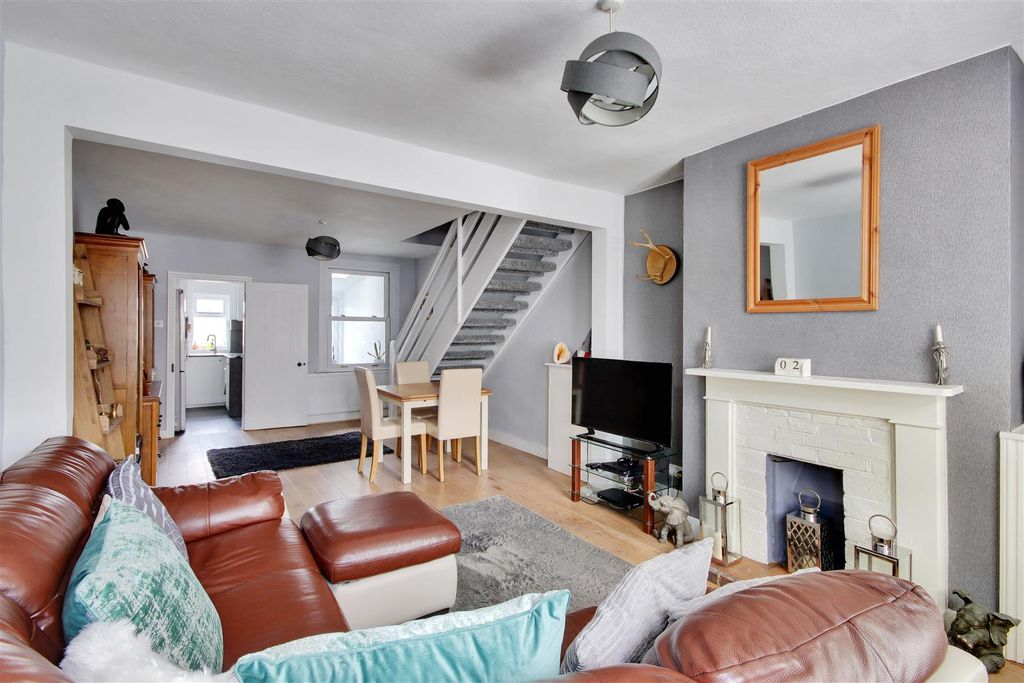 Property photo 3 of 14 64279_010.Jpg