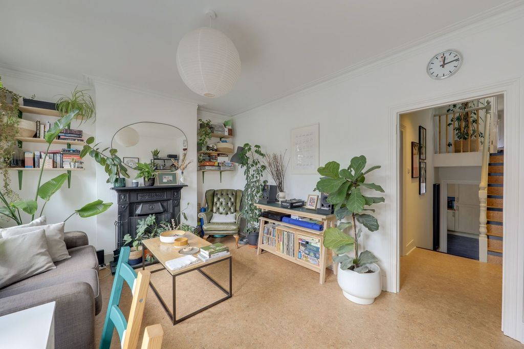 Property photo 3 of 13