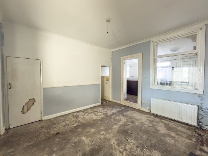 Property photo 2 of 32