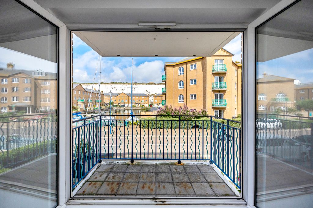 Property photo 2 of 17 The Strand, Merton Court 77-017