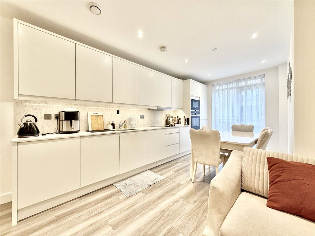 Property photo 3 of 11 Picture No. 08