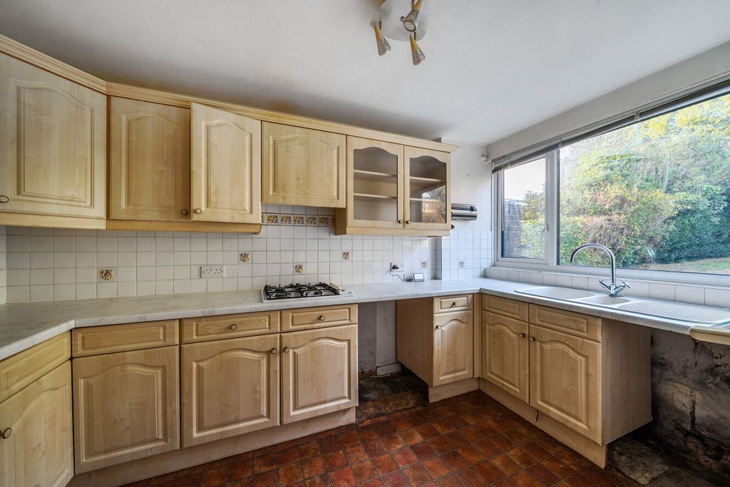 Property photo 3 of 20 1537149-13-6Ada36...
