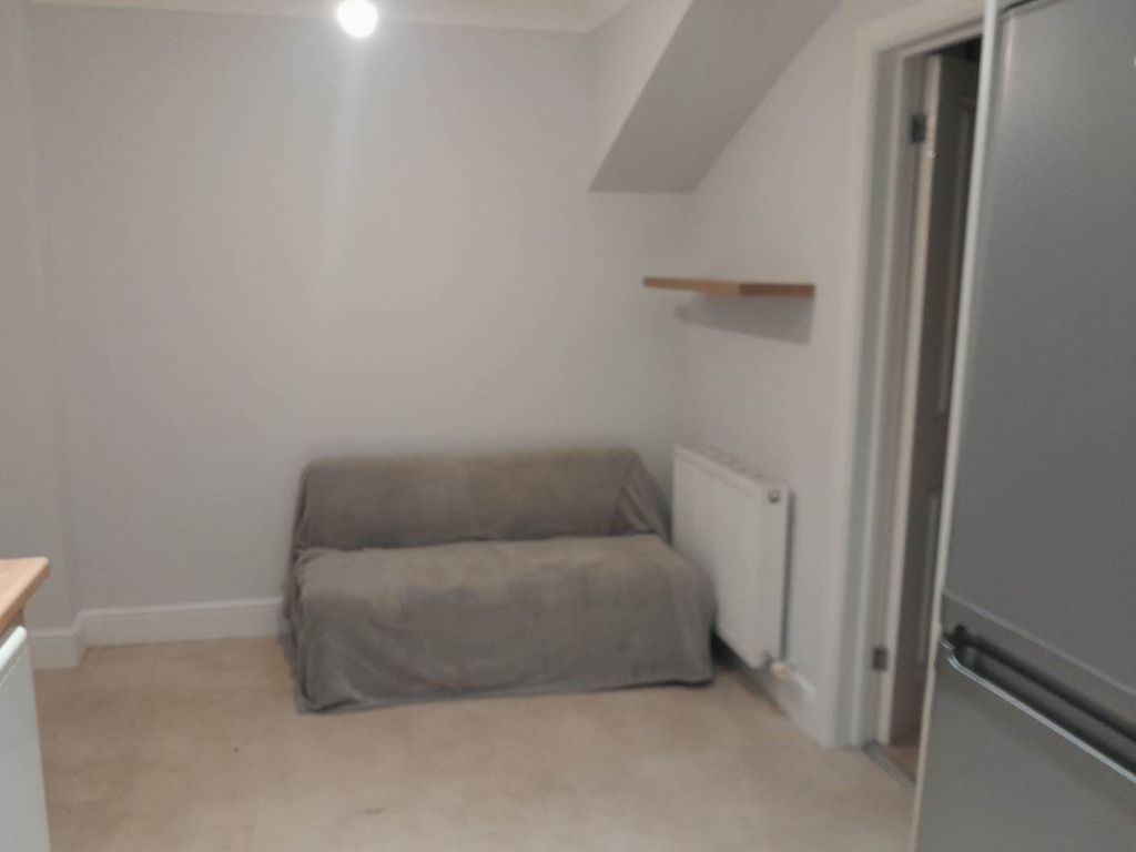 Property photo 3 of 10 20241105_171051