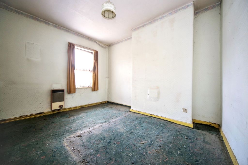 Property photo 3 of 18