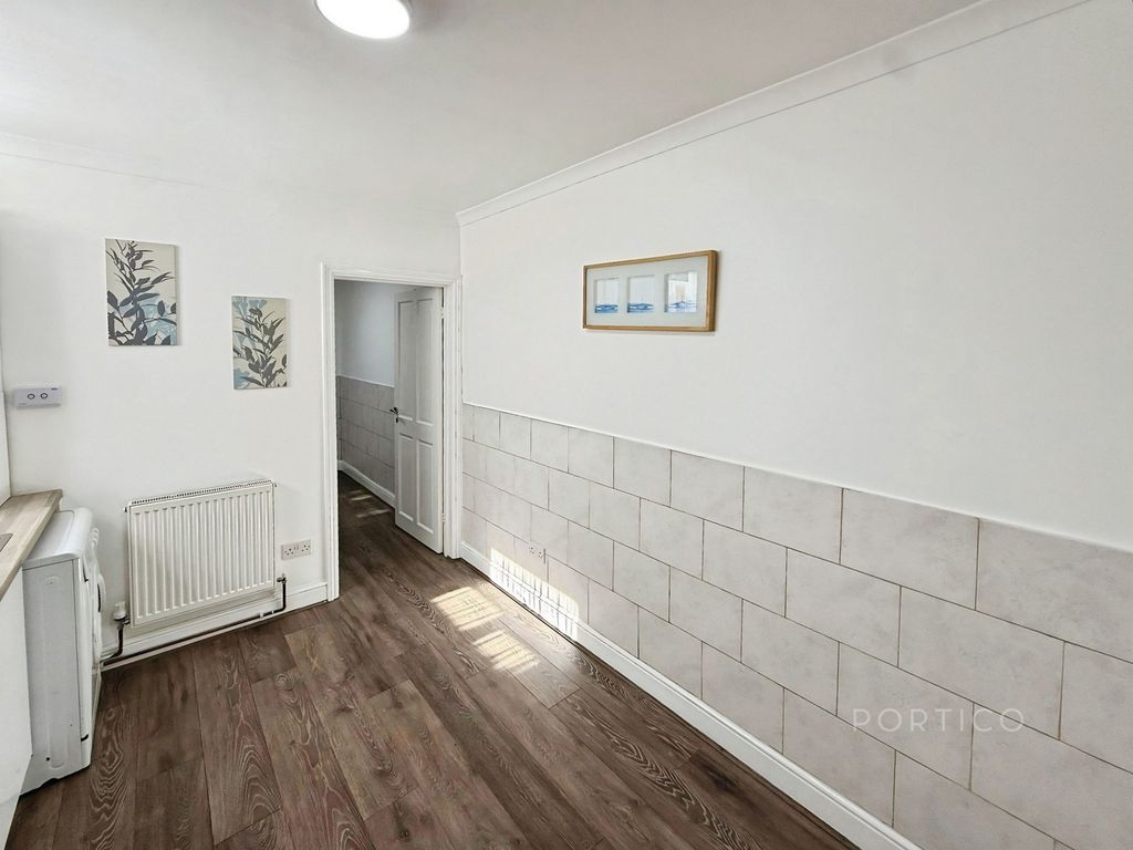 Property photo 2 of 10 Kitchen/Living