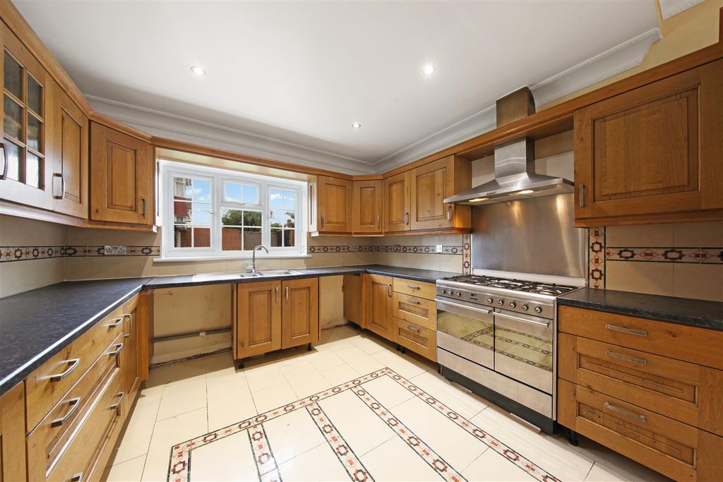 Property photo 2 of 15 Kitchen