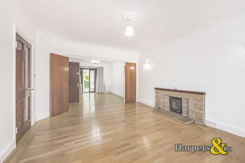 Property photo 3 of 31 Photo 9