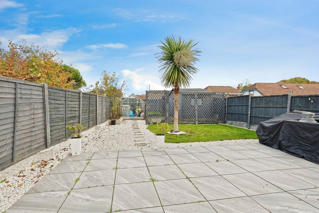 Property photo 1 of 17 Garden