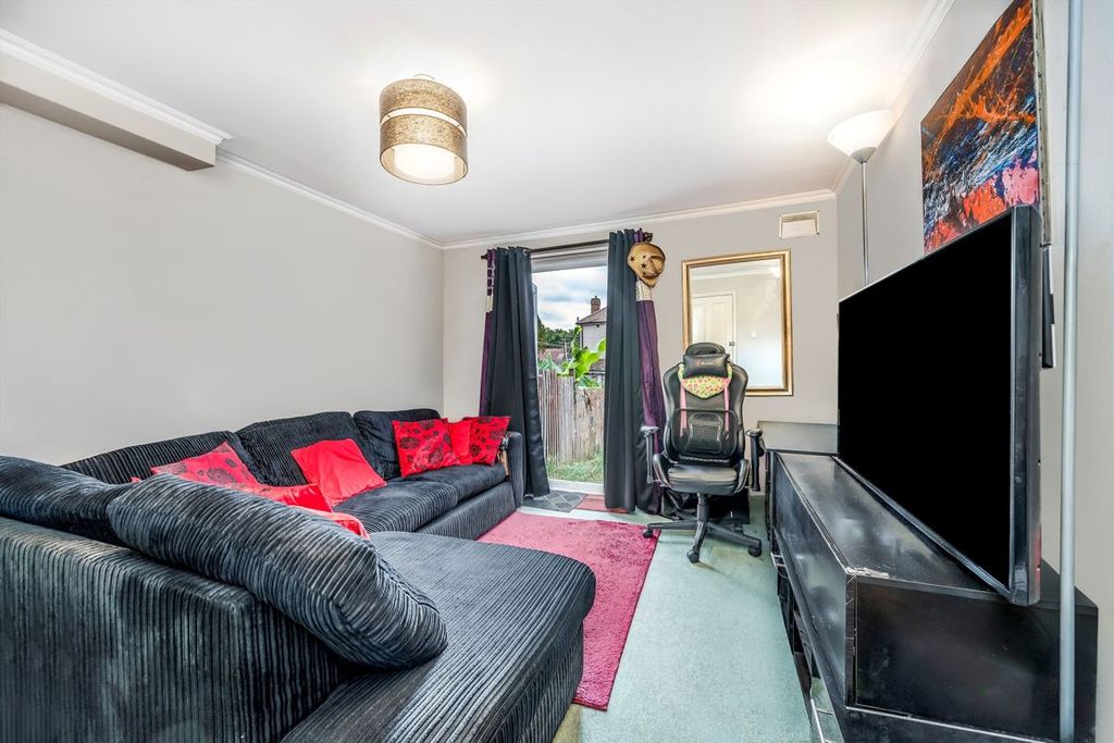 Property photo 2 of 5
