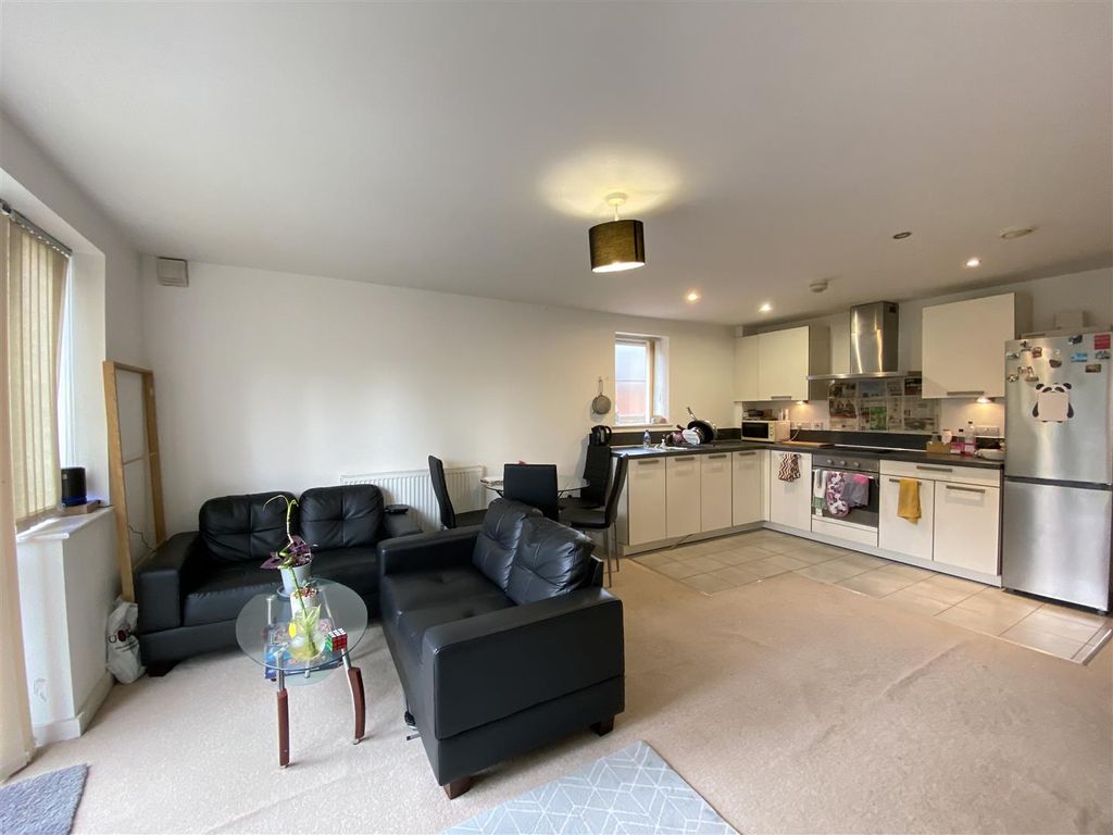 Property photo 2 of 10