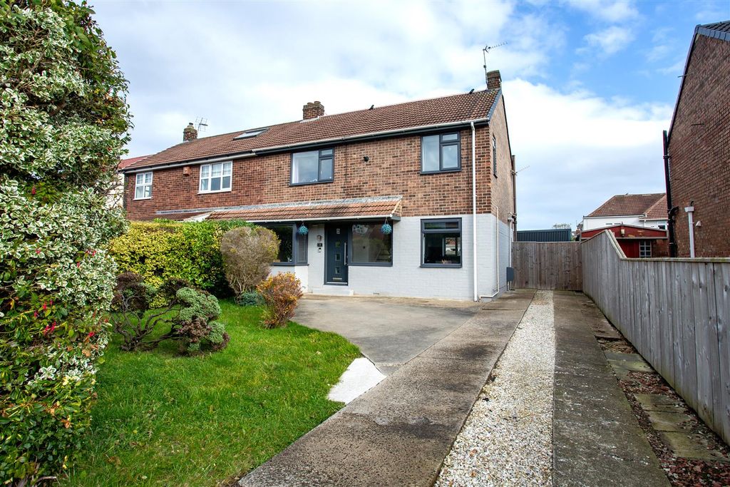Property photo 1 of 27