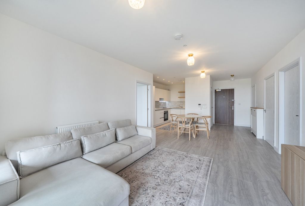 Property photo 1 of 12 1457112-7-69Fdb6E...