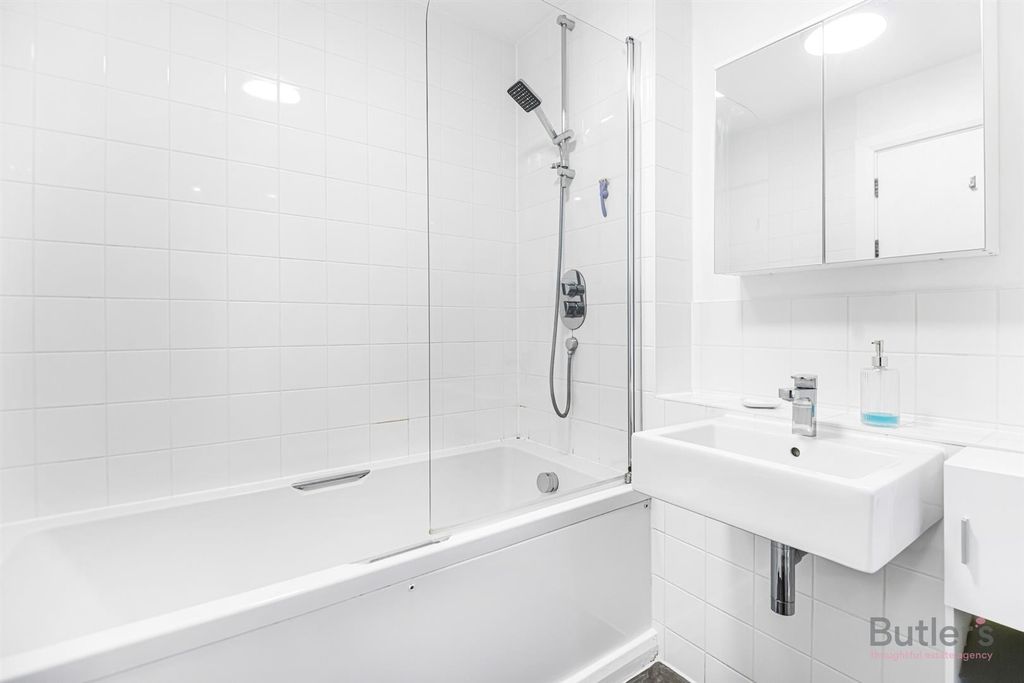 Property photo 3 of 9 16_46722_Watermarked.Jpg