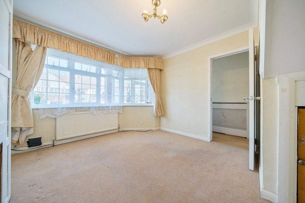 Property photo 3 of 15 3
