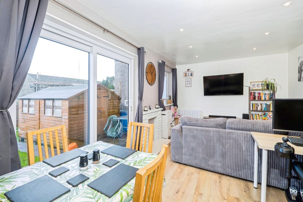 Property photo 3 of 14 Pbox-Img.Jpg