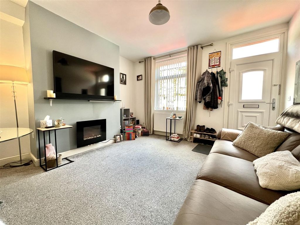 Property photo 3 of 12 Image00013.Jpeg