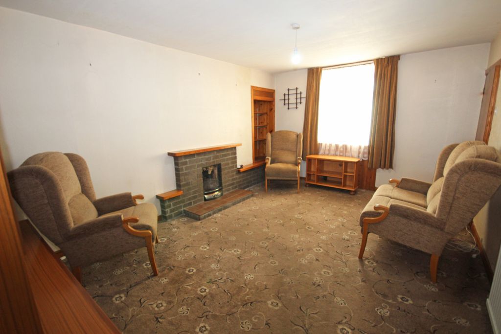 Property photo 3 of 25