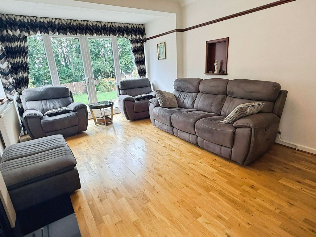 Property photo 2 of 35