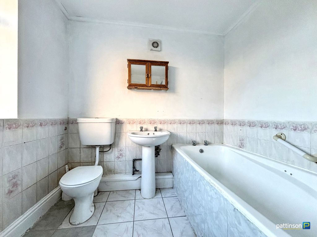 Property photo 3 of 11