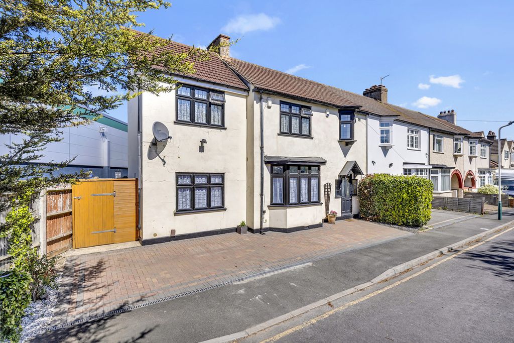 Property photo 1 of 25