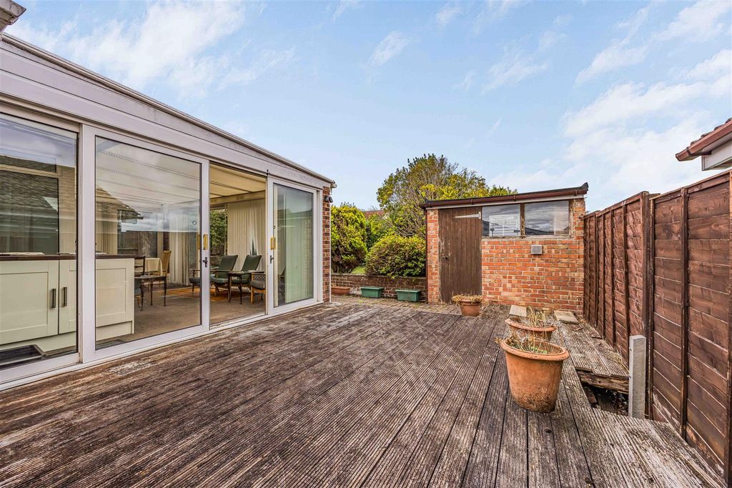 Property photo 3 of 19 7 Francis Road, Horndean-Small-Porticomarketing-So