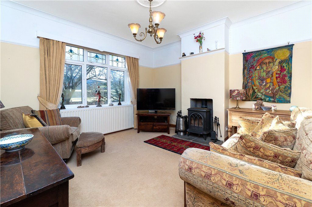 Property photo 3 of 28 Living Room