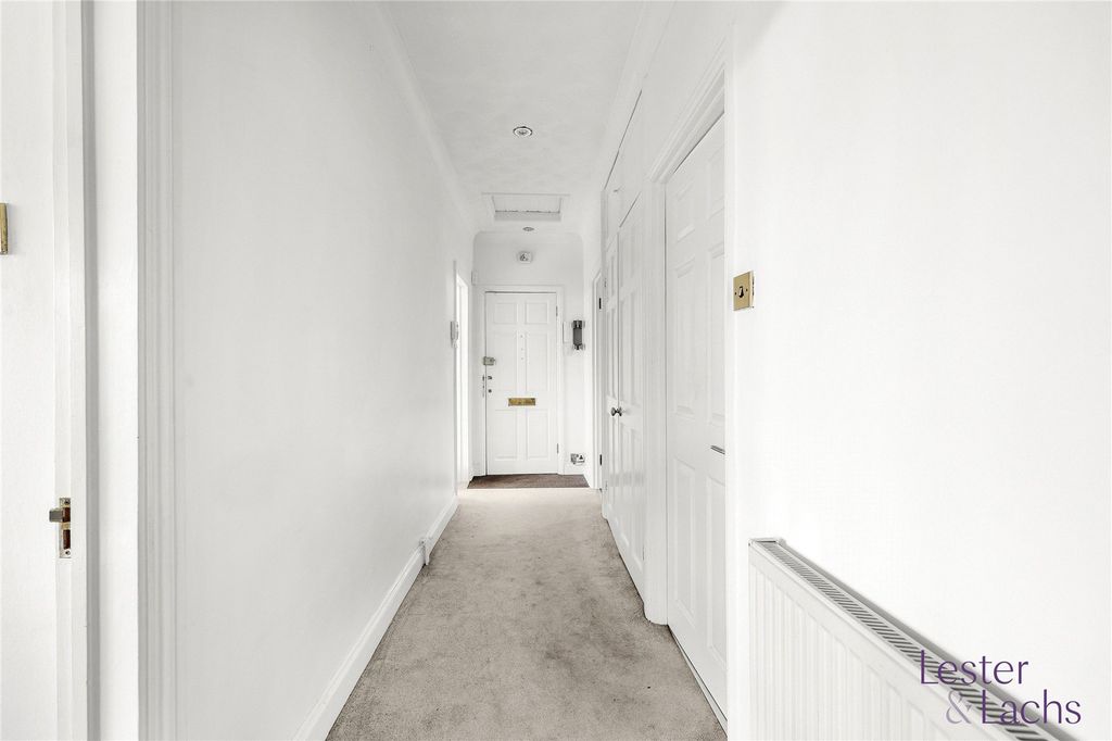 Property photo 3 of 15 Picture No. 02