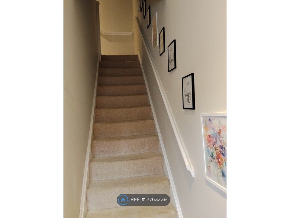 Property photo 3 of 26 Entrance Hall 2