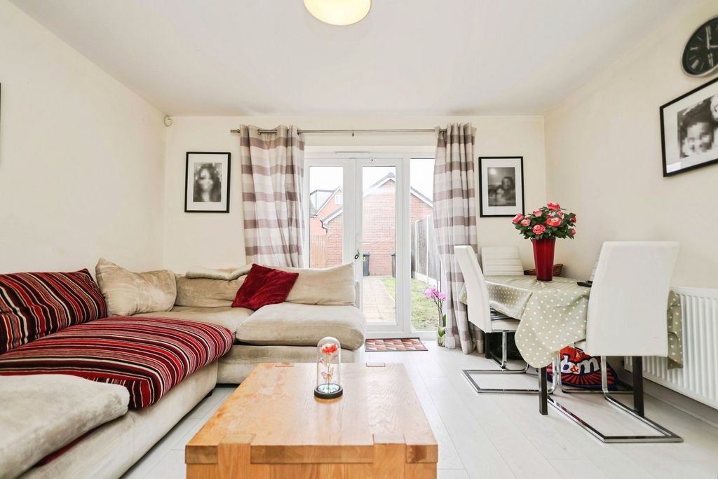 Property photo 3 of 16 Pbox-Img.Jpg