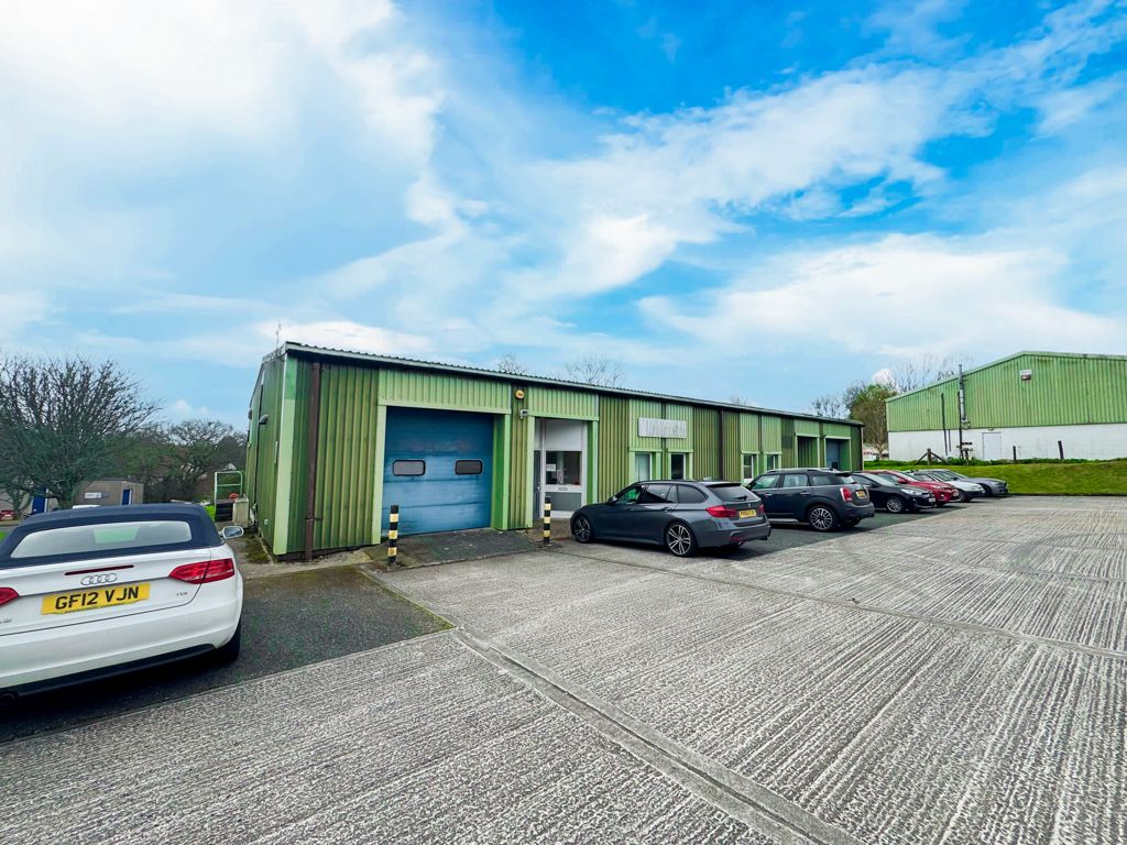 Property photo 1 of 8 Photo 8