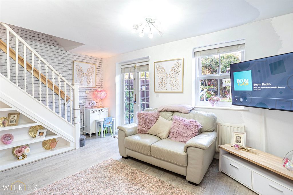 Property photo 2 of 25 Picture No. 16