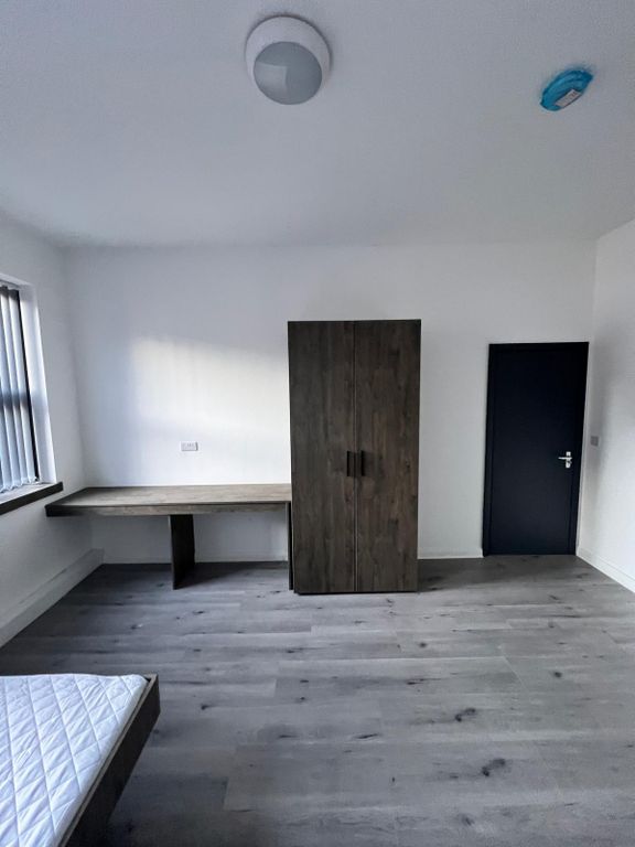 Property photo 2 of 8 Bedroom