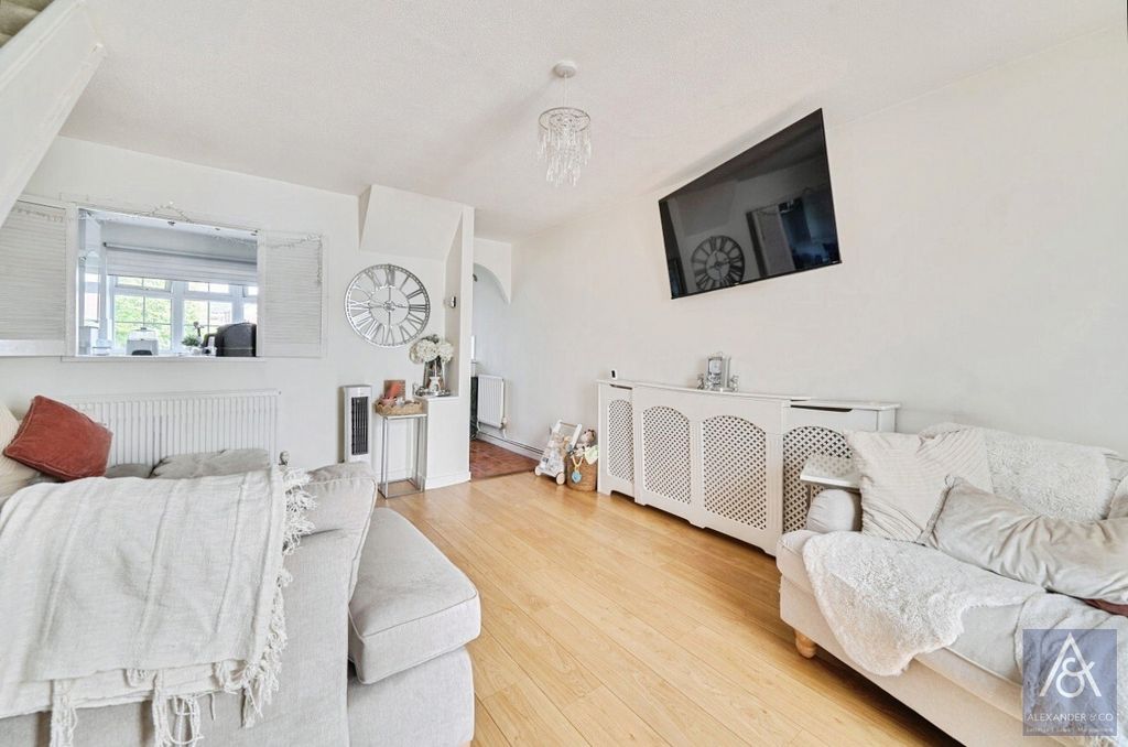 Property photo 3 of 16 Pbox-Img.Jpg