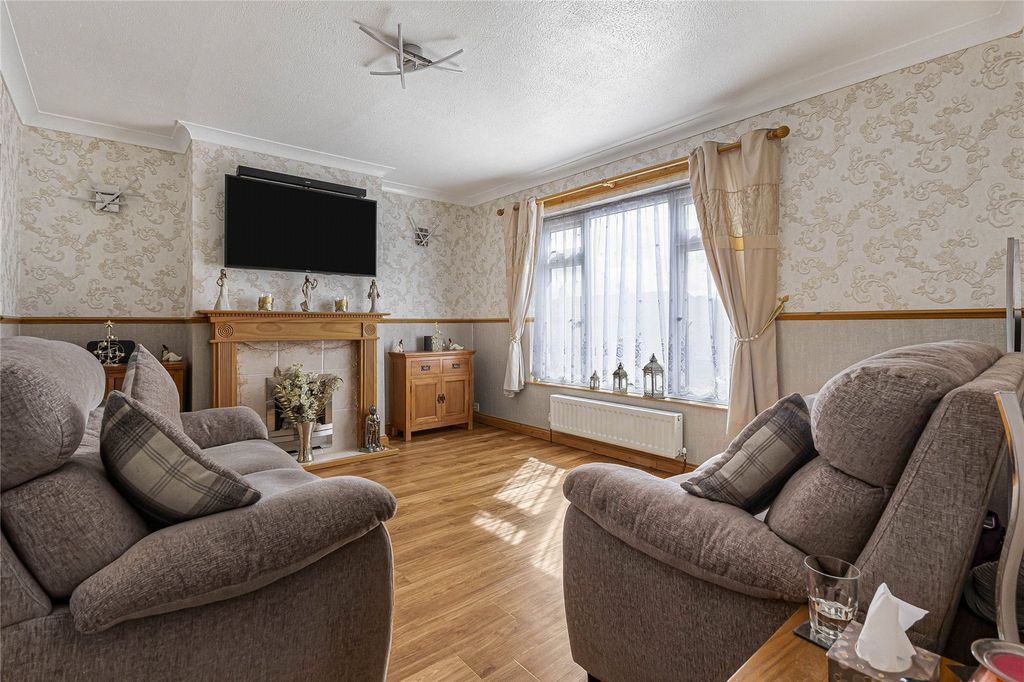 Property photo 2 of 21 Picture No. 28