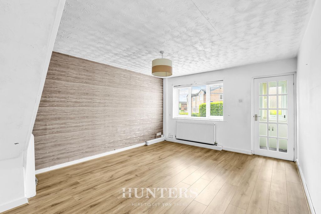 Property photo 2 of 17 Living Room