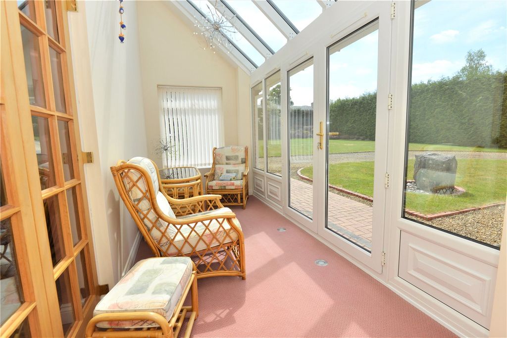Property photo 3 of 23 Picture No. 09