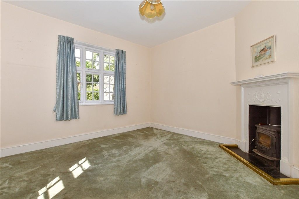 Property photo 2 of 13 Lounge