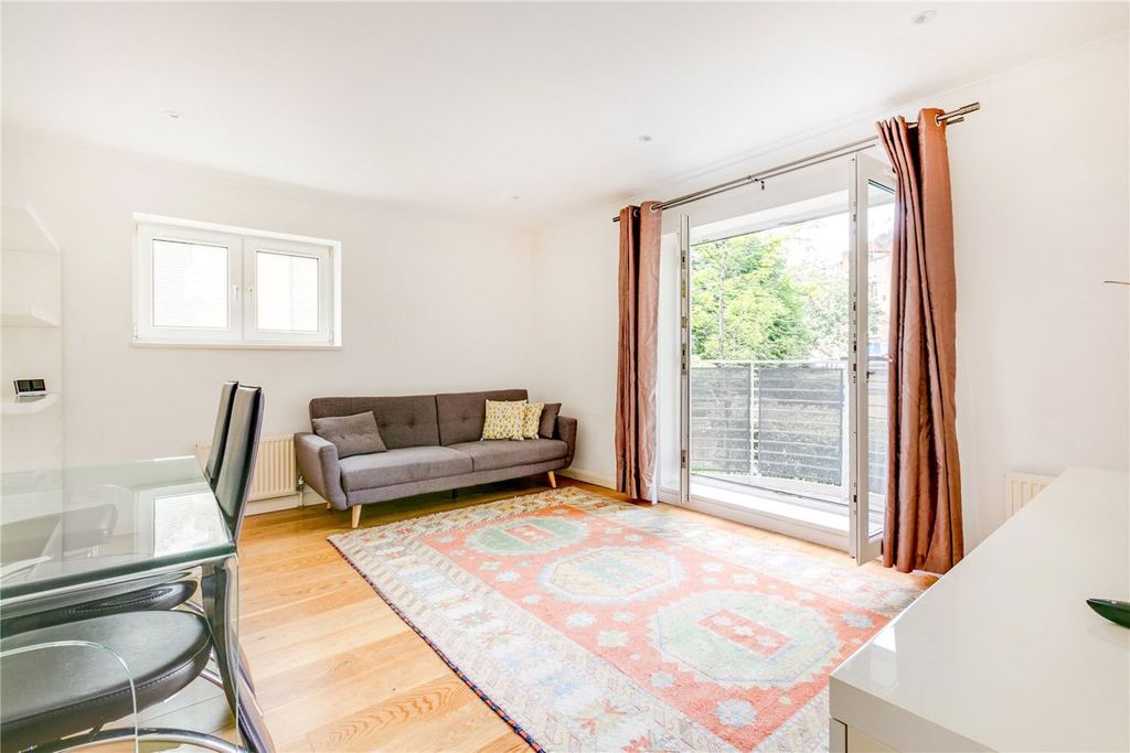 Property photo 2 of 6