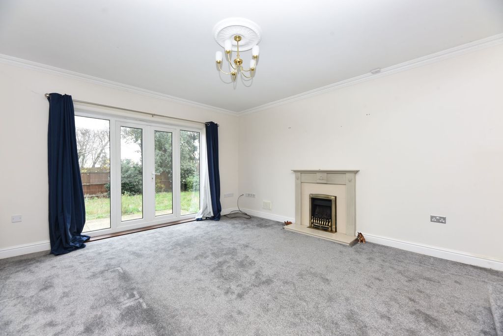 Property photo 2 of 25