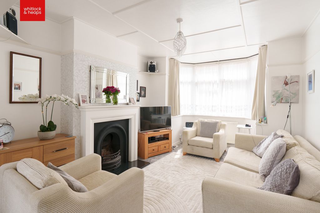 Property photo 3 of 17 liv