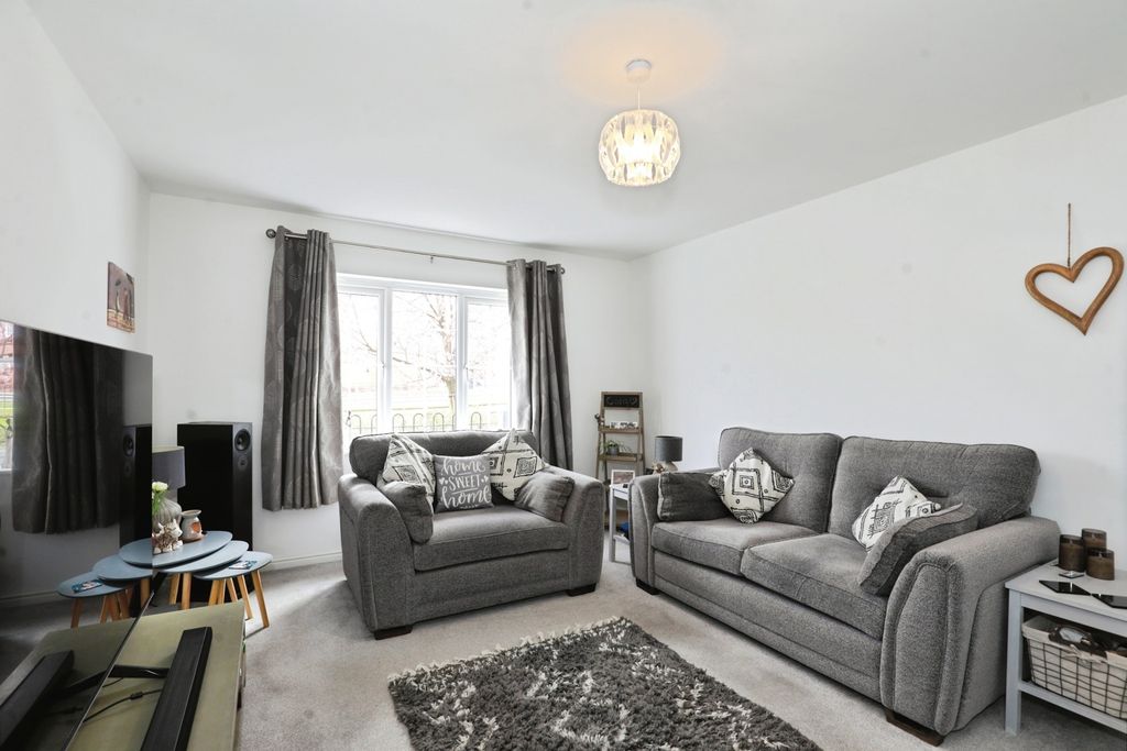 Property photo 3 of 23 Pbox-Img.Jpg