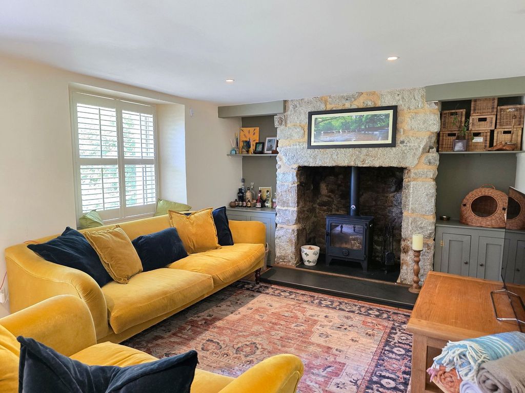 Property photo 2 of 43