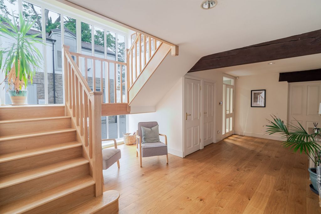 Property photo 3 of 53