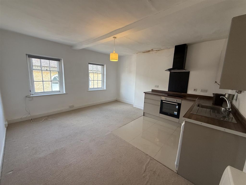 Property photo 2 of 6 Kitchen/Living Room