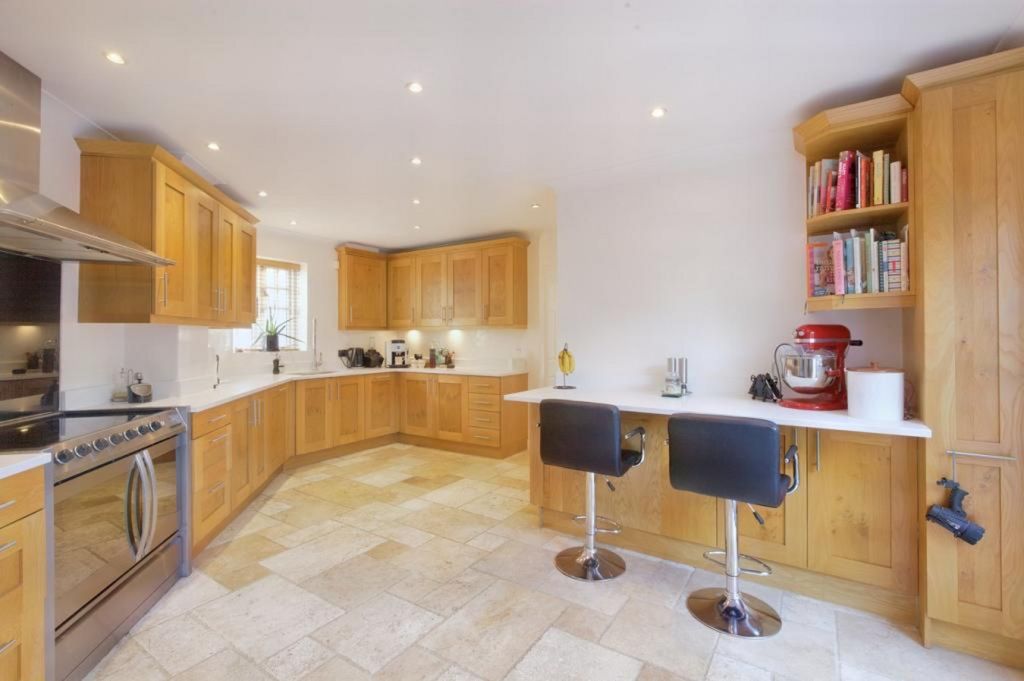 Property photo 3 of 23