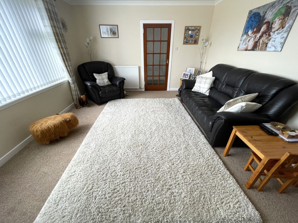 Property photo 3 of 32 Lounge B.Jpg