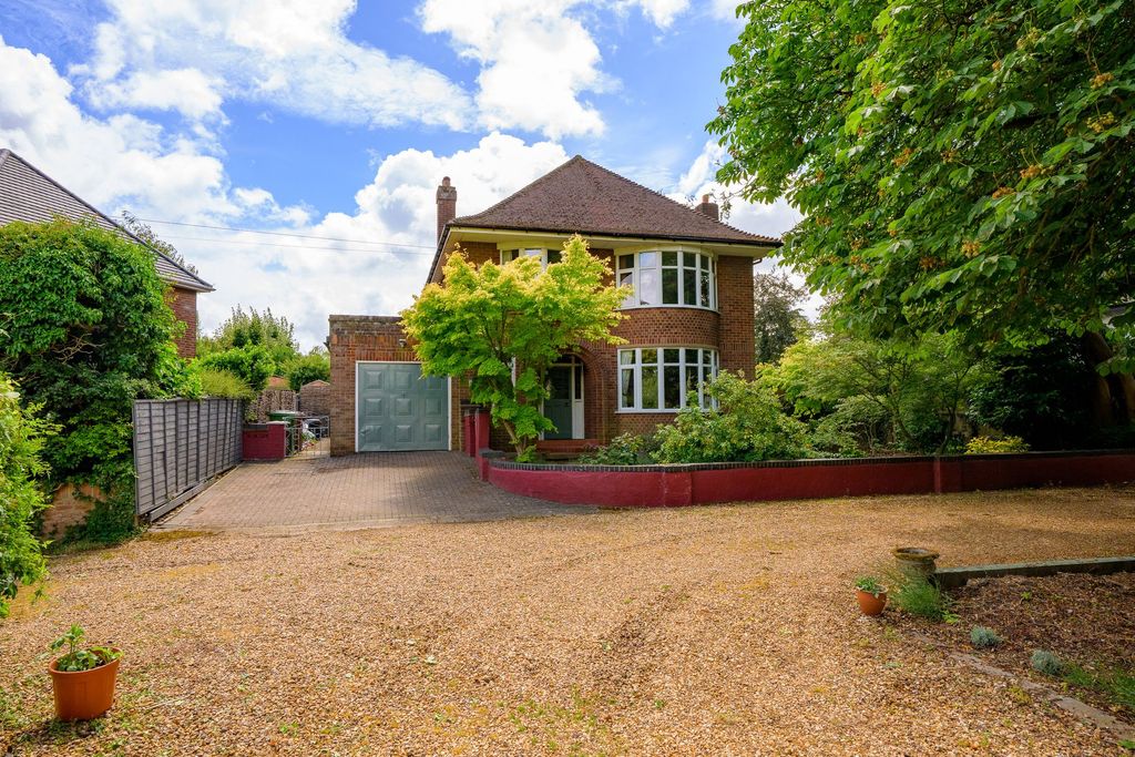 Property photo 1 of 23