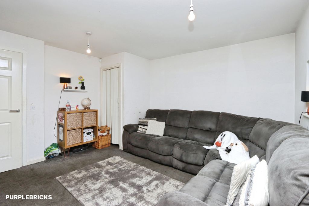 Property photo 3 of 23
