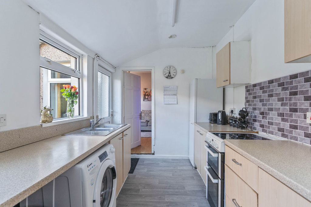 Property photo 2 of 19
